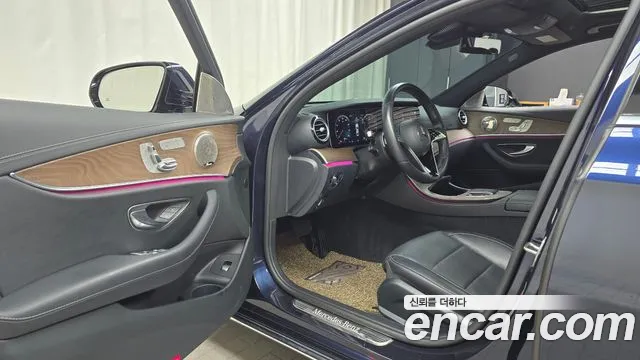 Mercedes-Benz E-Class 2022 — фото 10