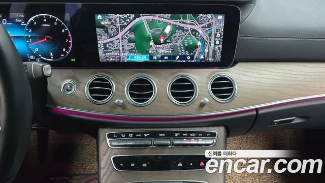Mercedes-Benz E-Class 2022 — фото 14