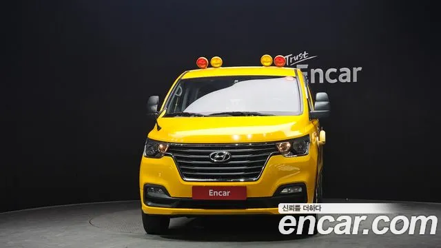 Hyundai Starex 2021 — фото 3