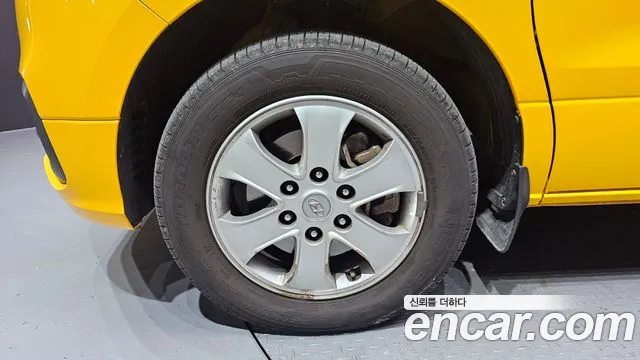 Hyundai Starex 2021 — фото 5