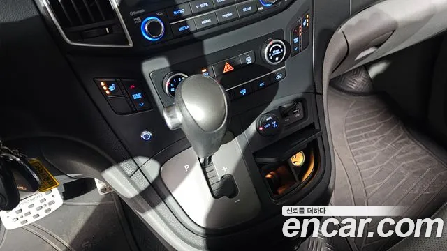 Hyundai Starex 2021 — фото 9