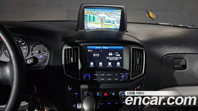 Hyundai Starex 2021 — фото 14