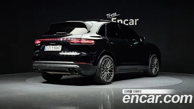 Porsche Cayenne 2021 — фото 2