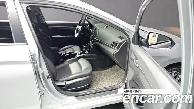 Hyundai AVANTE 2020 — фото 11