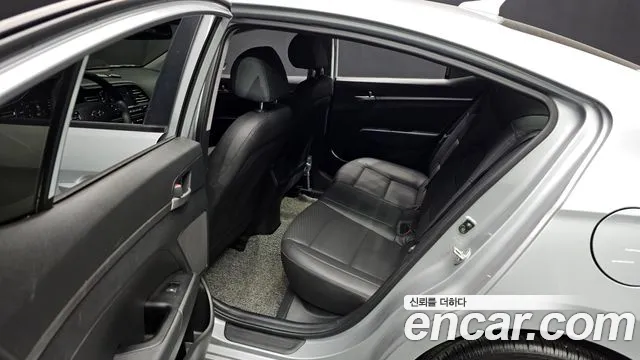 Hyundai AVANTE 2020 — фото 12