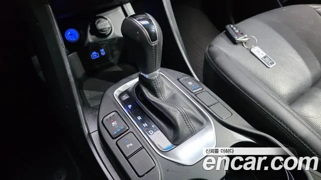 Hyundai Santafe 2017 — фото 9