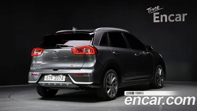 Kia Niro 2017 — фото 2