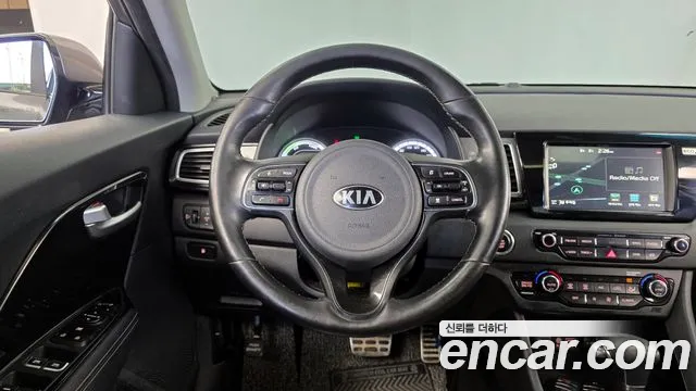 Kia Niro 2017 — фото 13