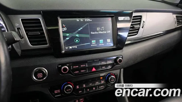Kia Niro 2017 — фото 14