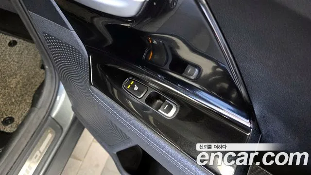 Kia Niro 2017 — фото 19