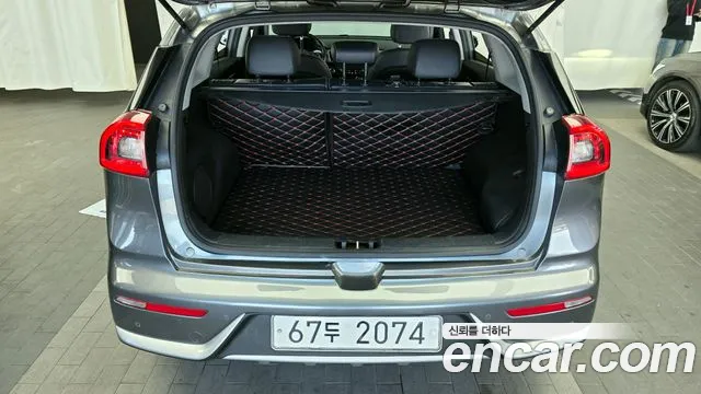 Kia Niro 2017 — фото 20