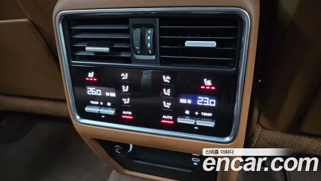 Porsche Cayenne 2023 — фото 18
