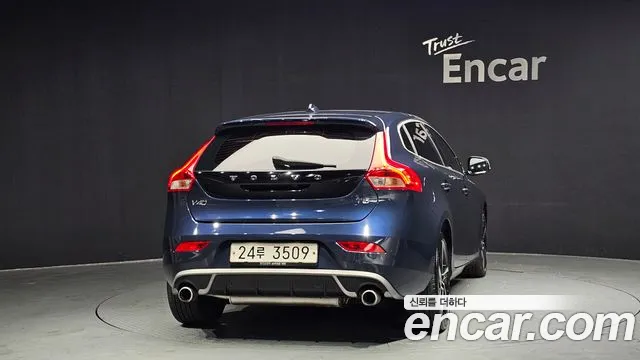 Volvo V40 2015 — фото 4