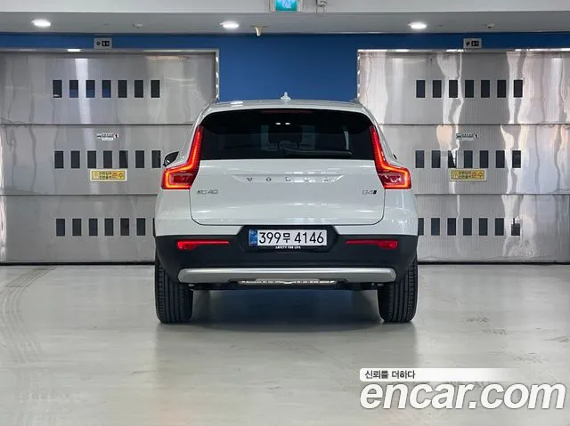 Volvo XC40 2025 — фото 4