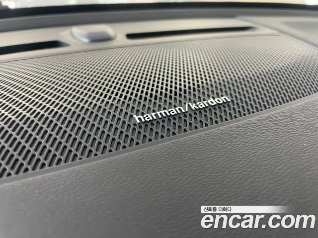 Volvo XC40 2025 — фото 18