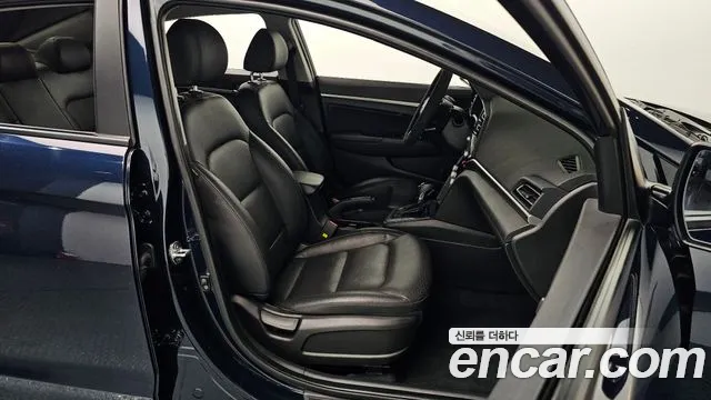 Hyundai AVANTE 2019 — фото 10