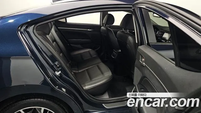 Hyundai AVANTE 2019 — фото 11