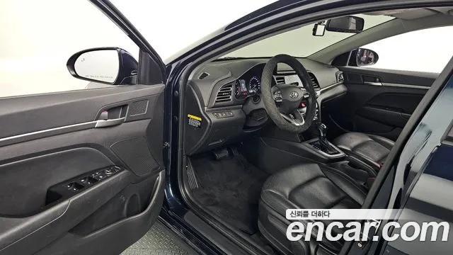 Hyundai AVANTE 2019 — фото 12