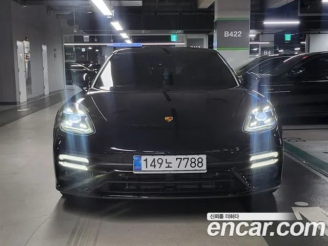 Porsche Panamera 2023 — фото 1