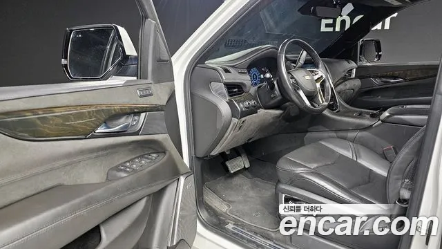 Cadillac Escalade 2019 — фото 10