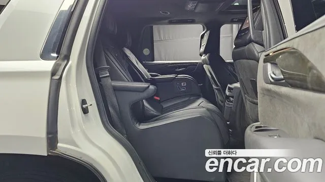 Cadillac Escalade 2019 — фото 12
