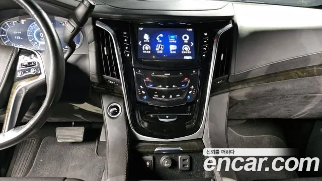 Cadillac Escalade 2019 — фото 14