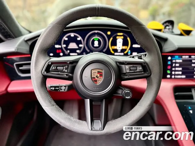 Porsche Taycan 2022 — фото 13