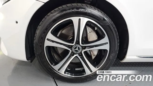 Mercedes-Benz E-Class 2018 — фото 5