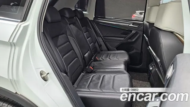 Volkswagen Tiguan 2020 — фото 12
