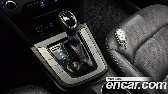 Hyundai AVANTE 2017 — фото 9