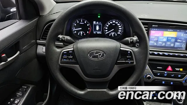 Hyundai AVANTE 2017 — фото 13