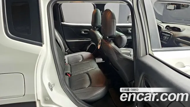 Jeep Renegade 2019 — фото 12