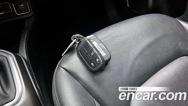 Jeep Renegade 2019 — фото 18