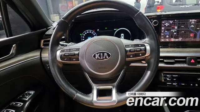 Kia K5 2021 — фото 13