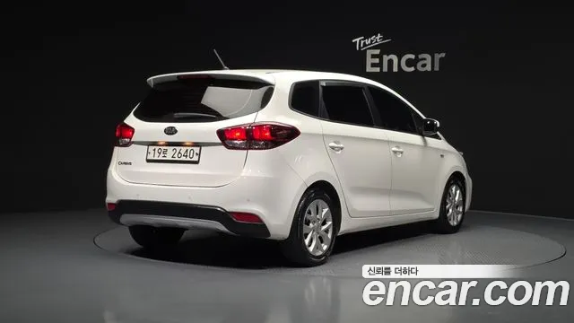 Kia Carens 2018 — фото 2