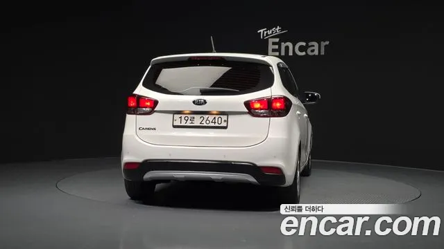 Kia Carens 2018 — фото 4