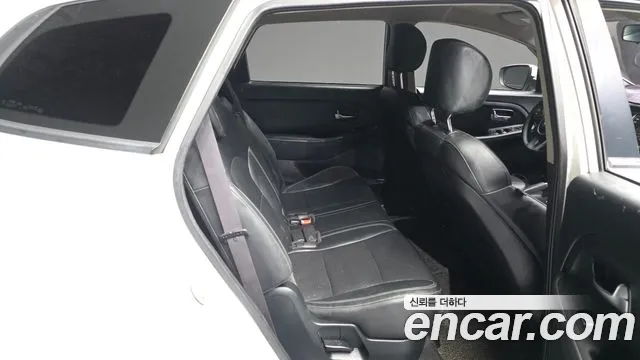 Kia Carens 2018 — фото 12