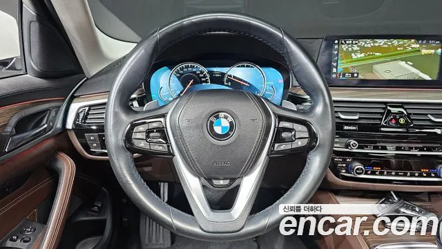 BMW 5-Series 2018 — фото 14