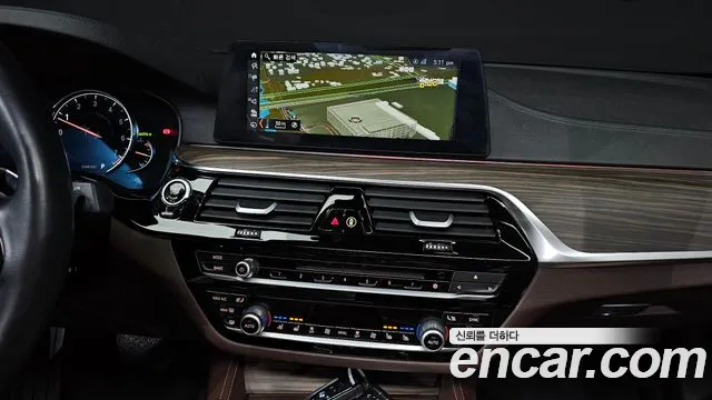 BMW 5-Series 2018 — фото 15
