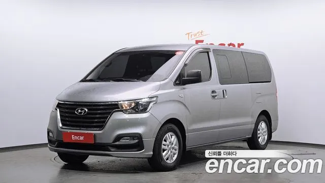 Hyundai Starex 2018 — фото 1
