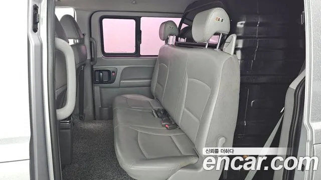Hyundai Starex 2018 — фото 12