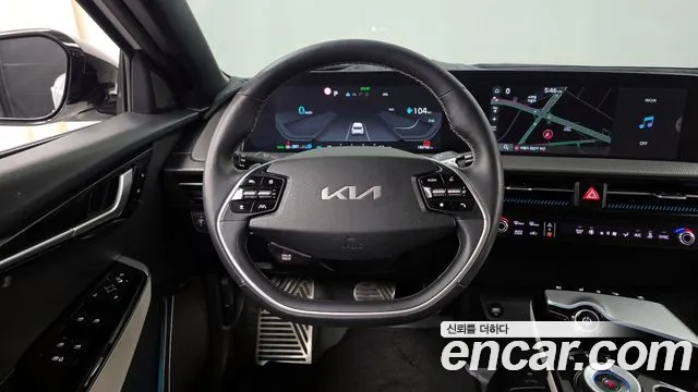 Kia EV6 2023 — фото 13