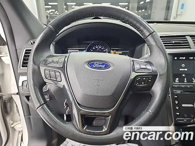 Ford Explorer 2018 — фото 9