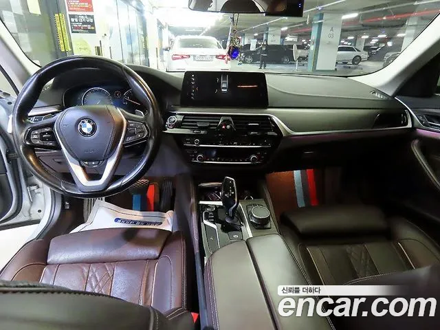 BMW 5-Series 2018 — фото 10
