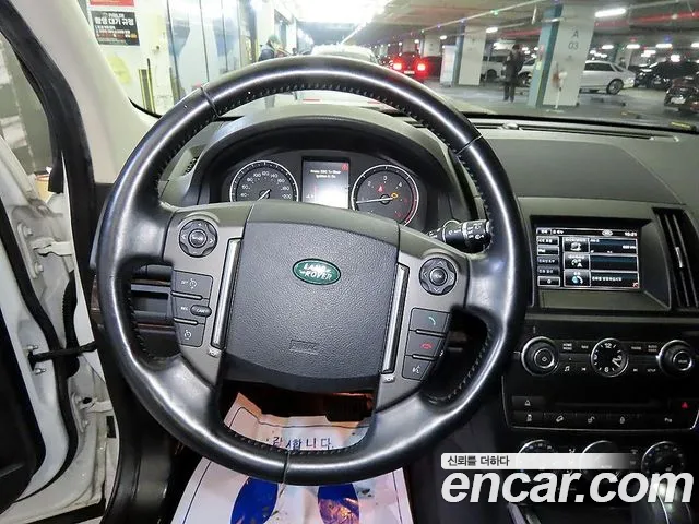 Land Rover Freelander 2013 — фото 8