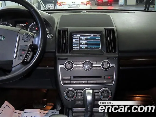 Land Rover Freelander 2013 — фото 11