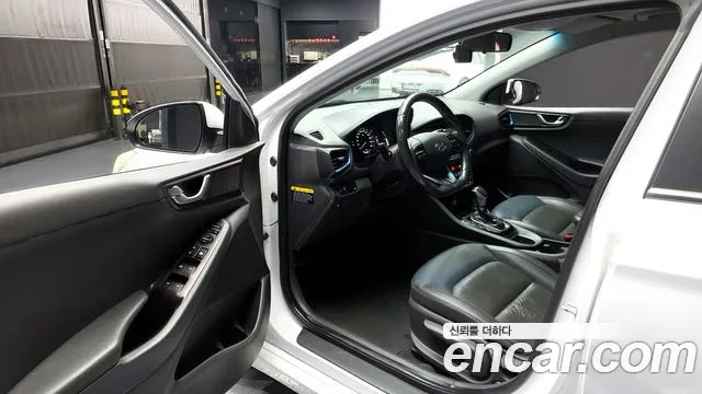 Hyundai Ioniq 2016 — фото 10