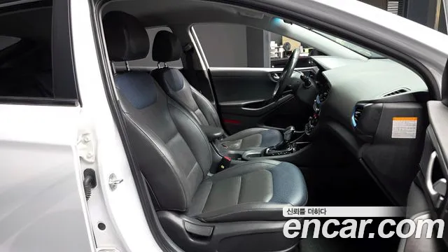 Hyundai Ioniq 2016 — фото 11