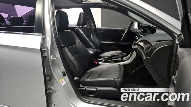 Honda Accord 2015 — фото 10