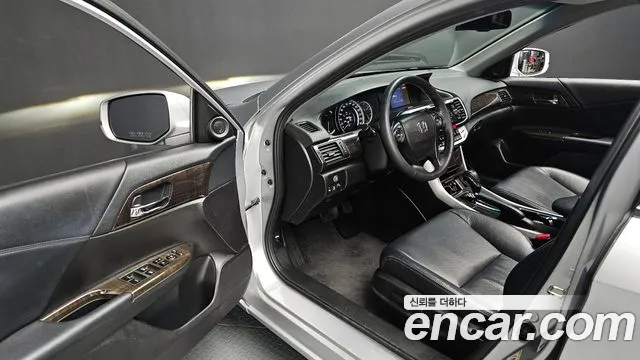 Honda Accord 2015 — фото 11